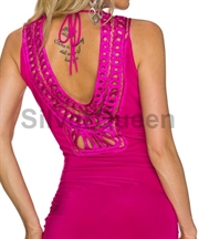 Fuchsia kjole med speciel ryg